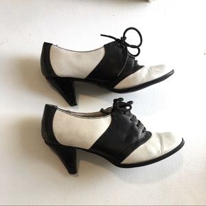 G.H. Bass & Co Glenbrook Oxford Black/White Heels